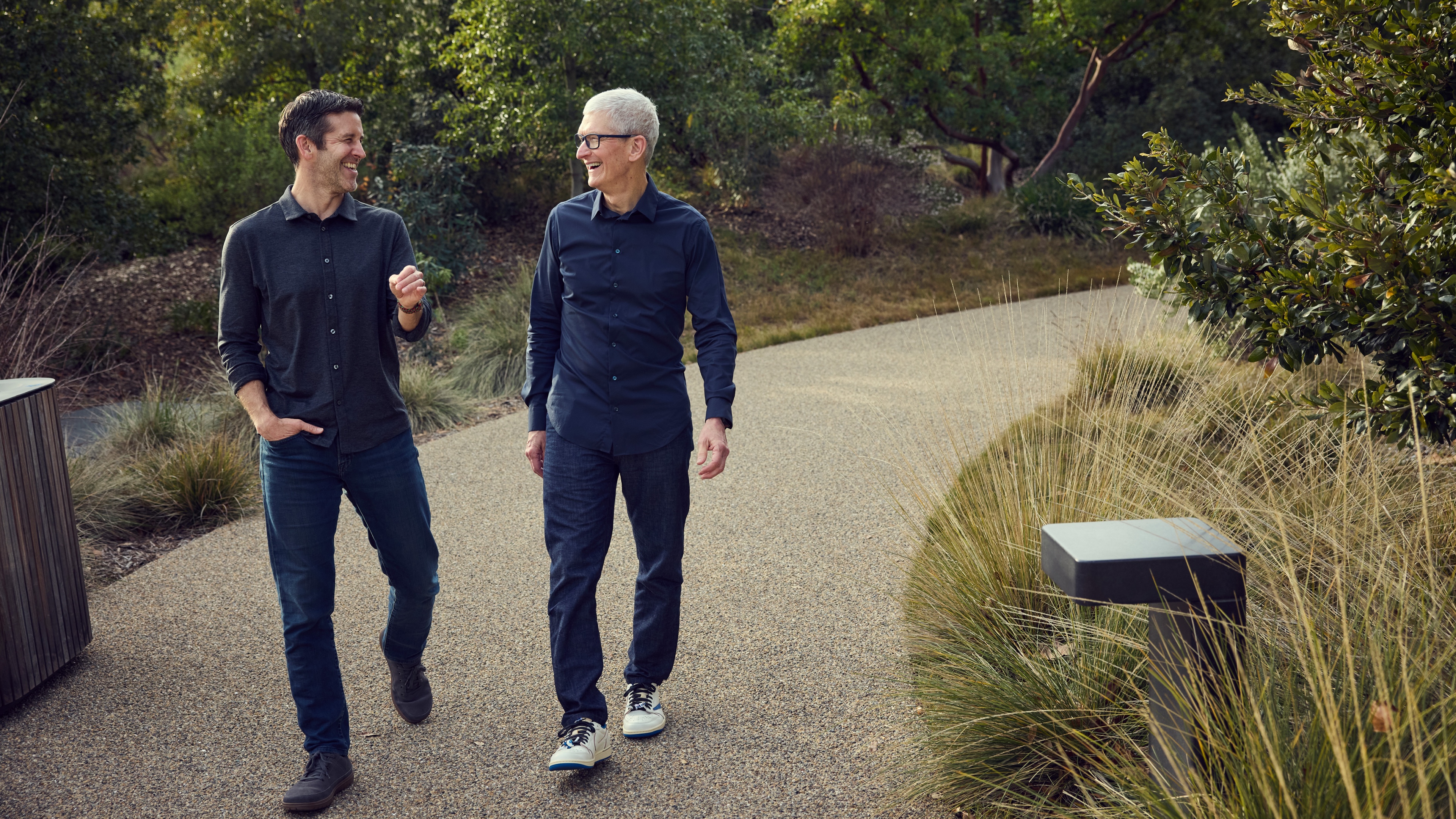John Ternus & Tim Cook